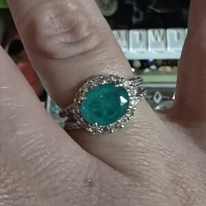 Elegant Silver and Green Gemstone Ring